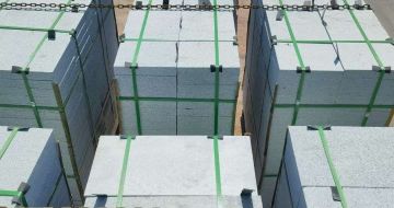 黑龙江 芝麻白花岗岩5公分地铺石 花岗岩厂家工厂装车日常