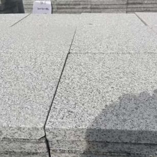 黑龙江 白麻花岗岩石材推荐 荔枝面地铺石