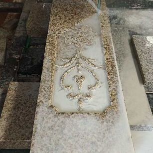 黑龙江 黄金麻花岗岩异形加工雕刻栏杆大柱