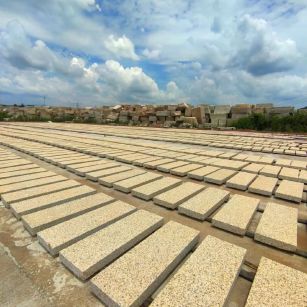 黑龙江 黄金麻花岗岩荔枝面地铺石防护中