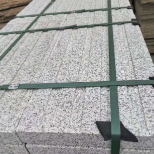 黑龙江 白麻花岗岩直行盲道石，盲条，地铺石