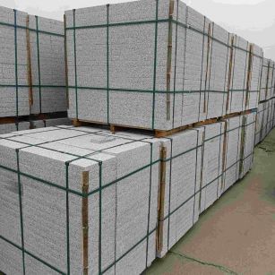 黑龙江 白麻花岗岩石材荔枝面地铺石（300*600*50）