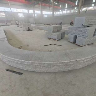 黑龙江 芝麻白异形坐凳，自然面光面弧形加工