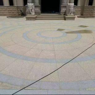 黑龙江 黄金麻芝麻灰花岗岩石材地铺拼接效果