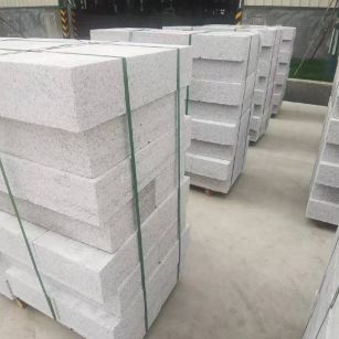 黑龙江 白麻花岗岩路沿石，立缘石，平缘石，路牙石，道牙石，马路牙子等