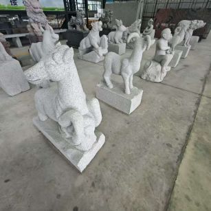 黑龙江 芝麻白花岗岩造型立体雕刻——十二生肖