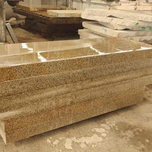 黑龙江 黄金麻栏杆料半成品加工中