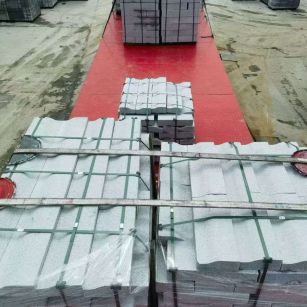 黑龙江 芝麻白仿形加直形路沿石出货日常