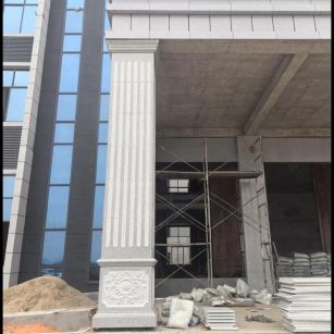 黑龙江 芝麻白光面花岗岩门楼大柱（罗马柱）配雕花底座