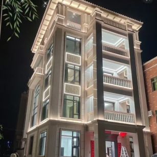 黑龙江 芝麻白花岗岩别墅外墙夜间效果