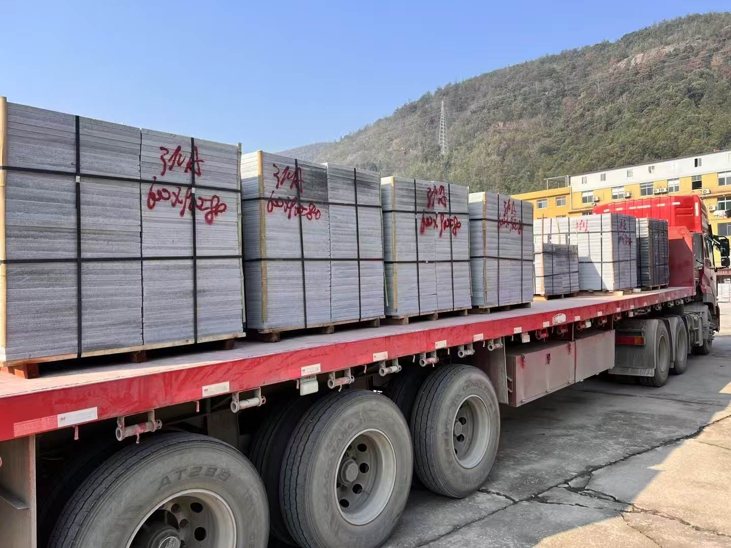 黑龙江 芝麻灰地铺石出货日常