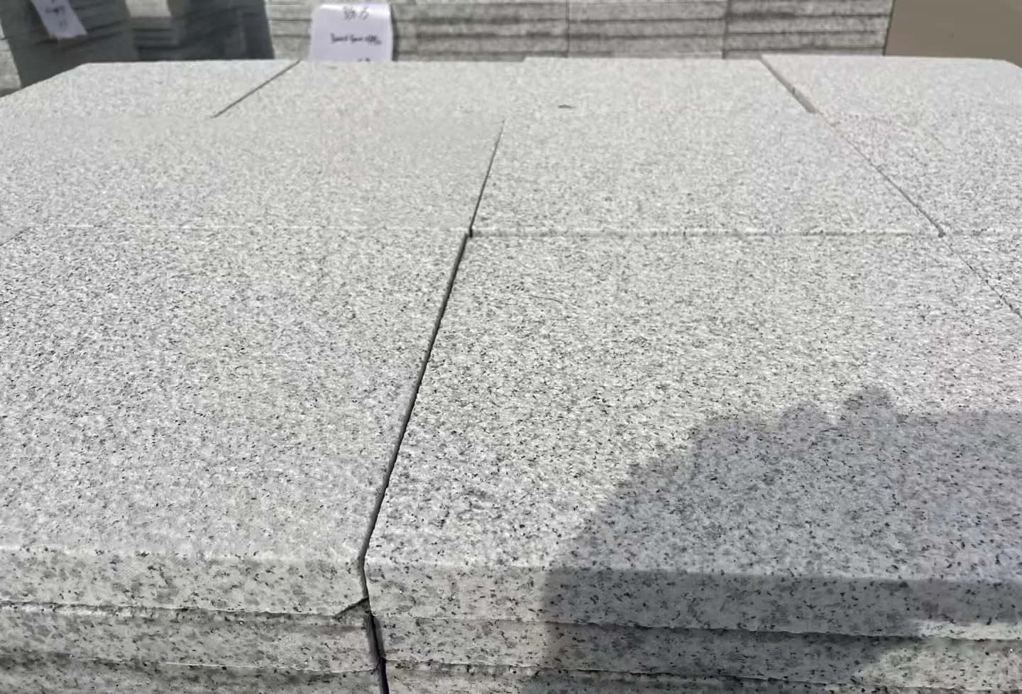 黑龙江 白麻花岗岩石材推荐 荔枝面地铺石