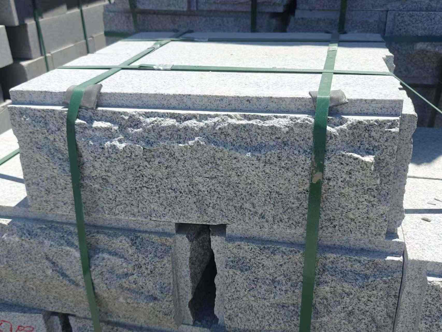 黑龙江 芝麻白花岗岩自然面成品