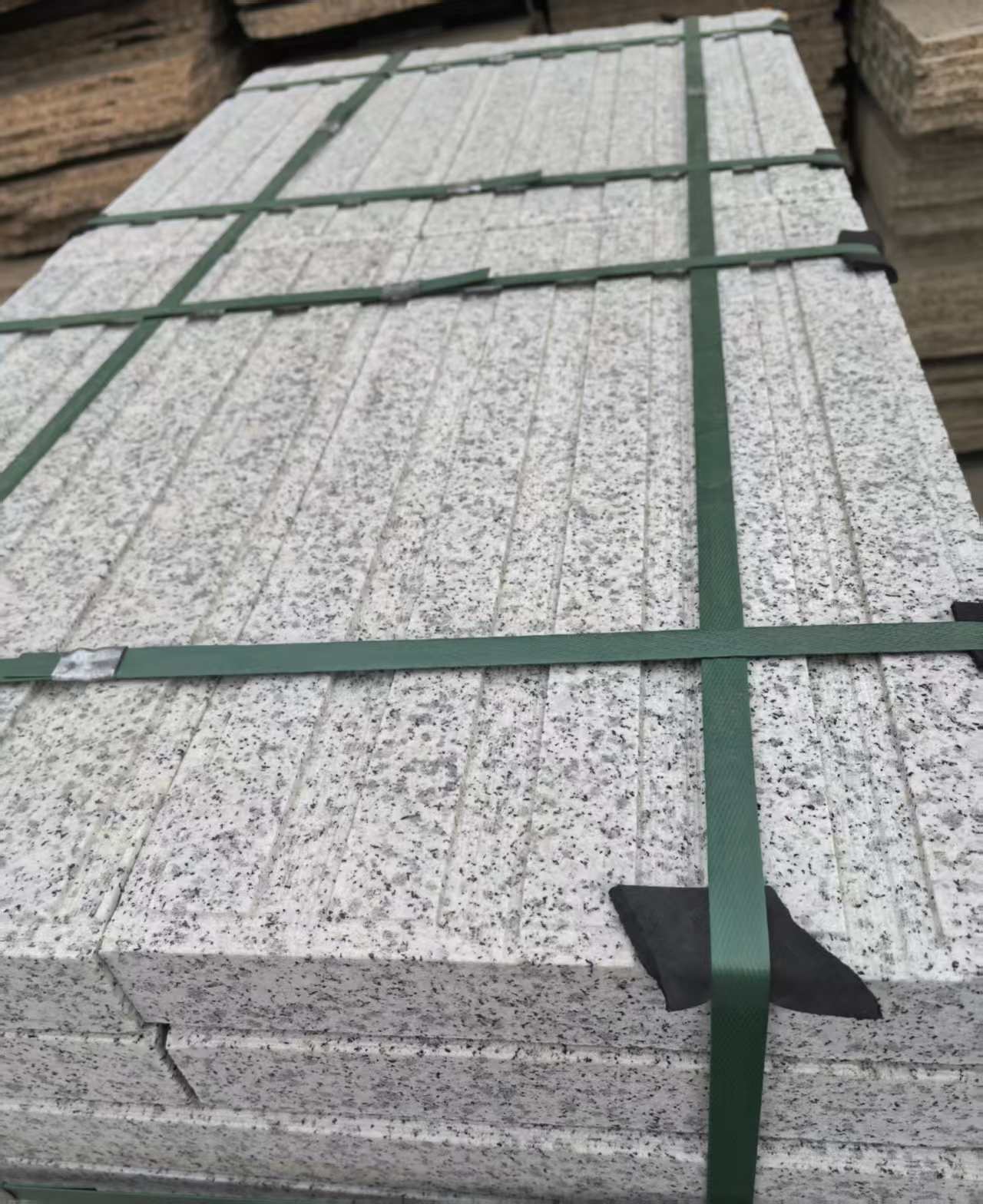 黑龙江 白麻花岗岩直行盲道石，盲条，地铺石