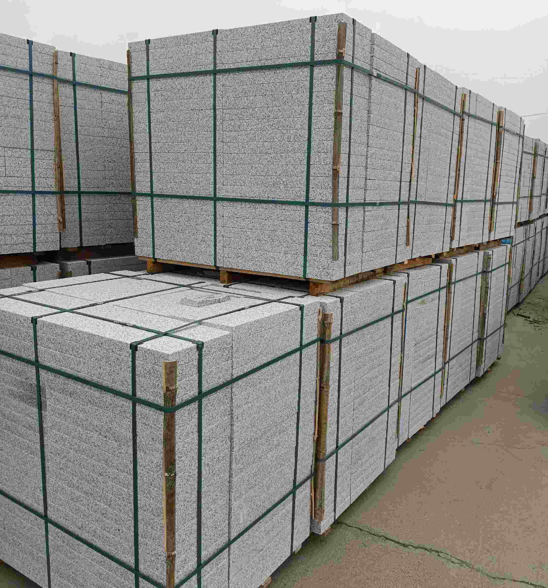 黑龙江 白麻花岗岩石材荔枝面地铺石（300*600*50）