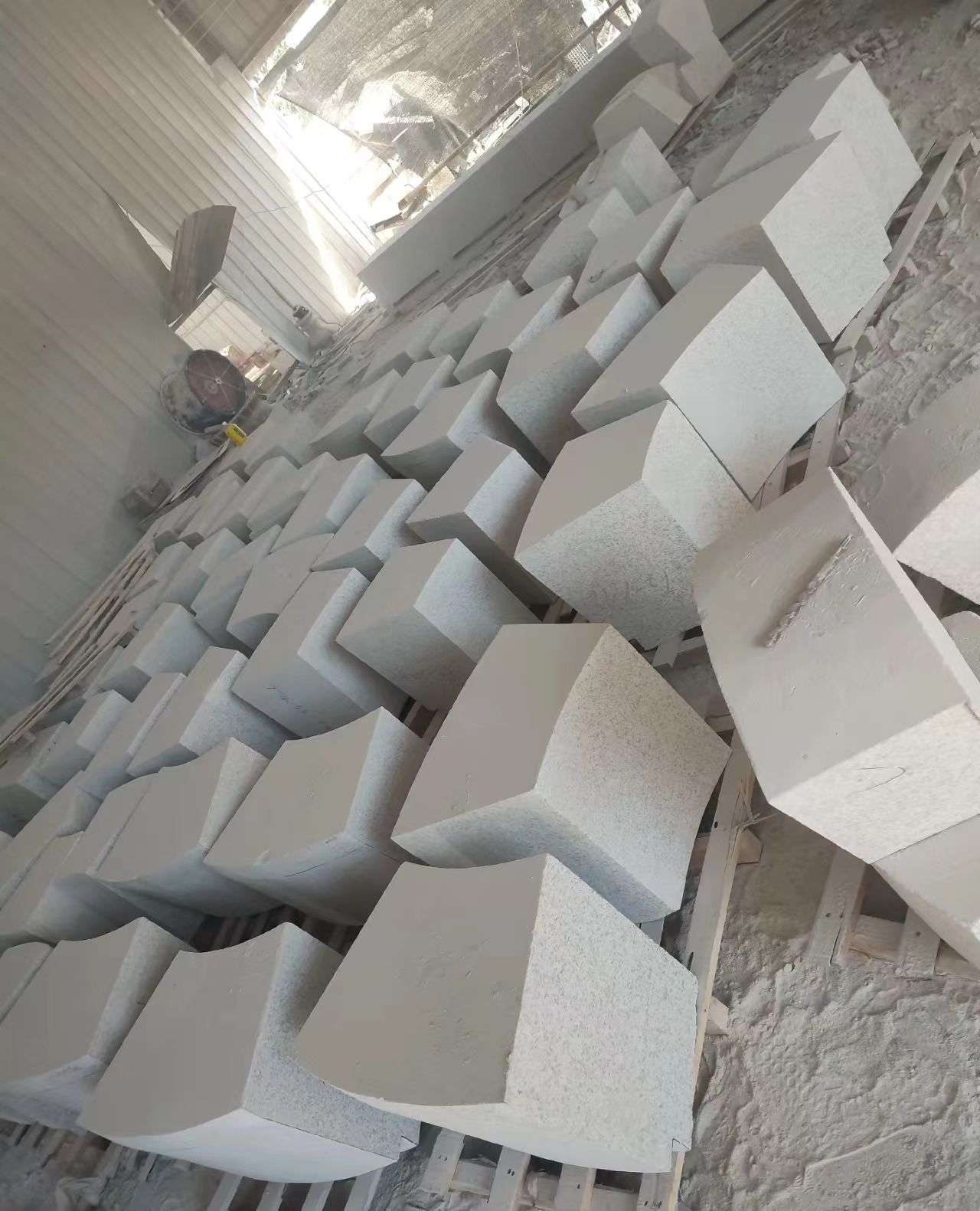 黑龙江 白麻花岗岩异形坐凳