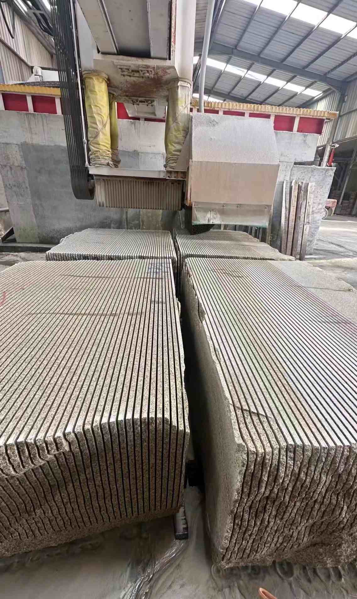 黑龙江 车间生产日常，黄金麻白麻花岗岩