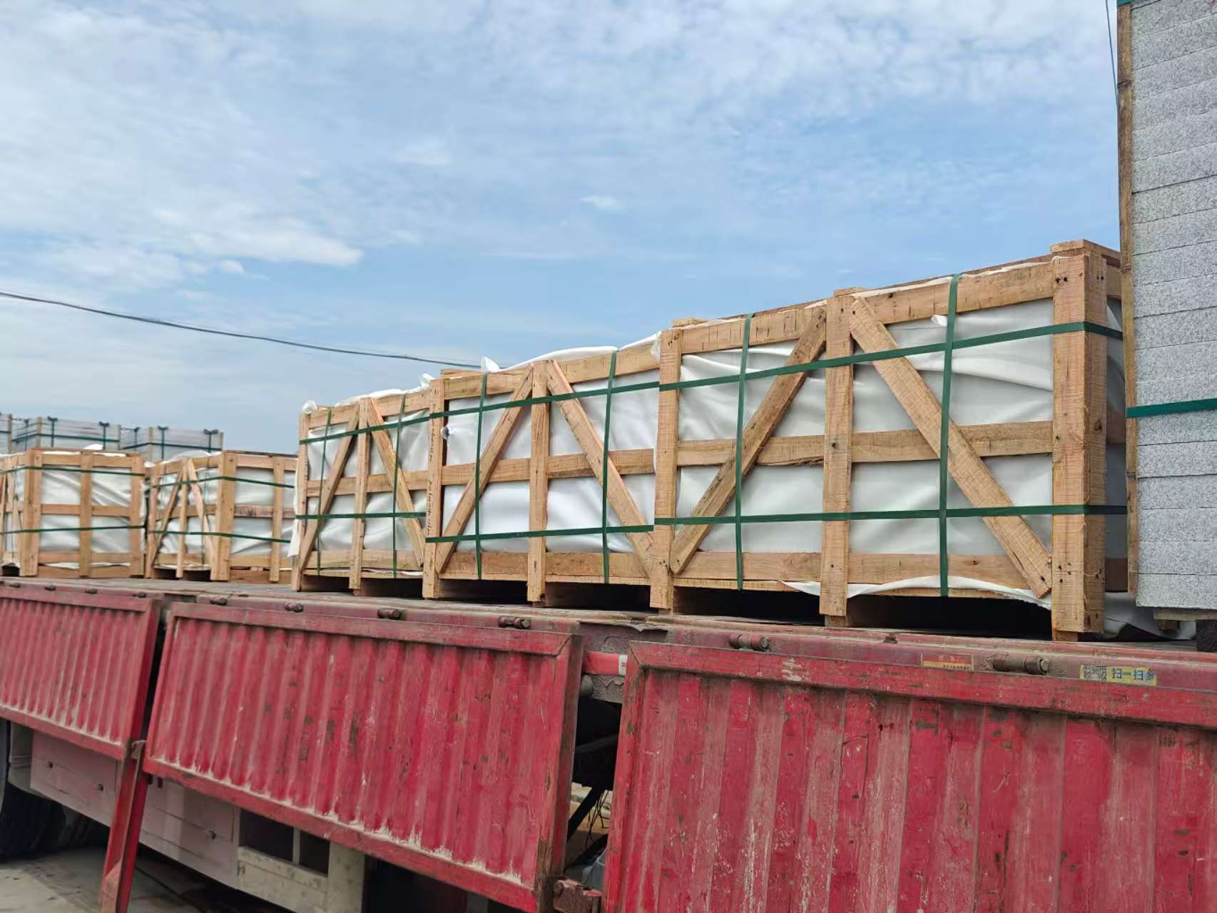 黑龙江 芝麻白花岗岩地铺石出口专车-泰国游