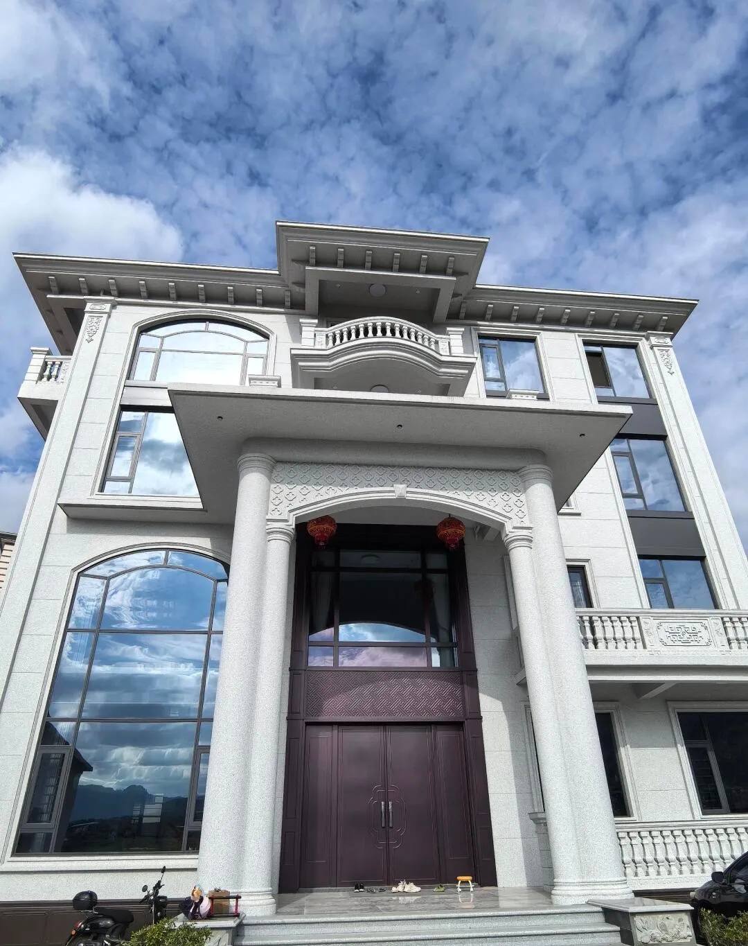 黑龙江白麻别墅外墙干挂石材效果示例