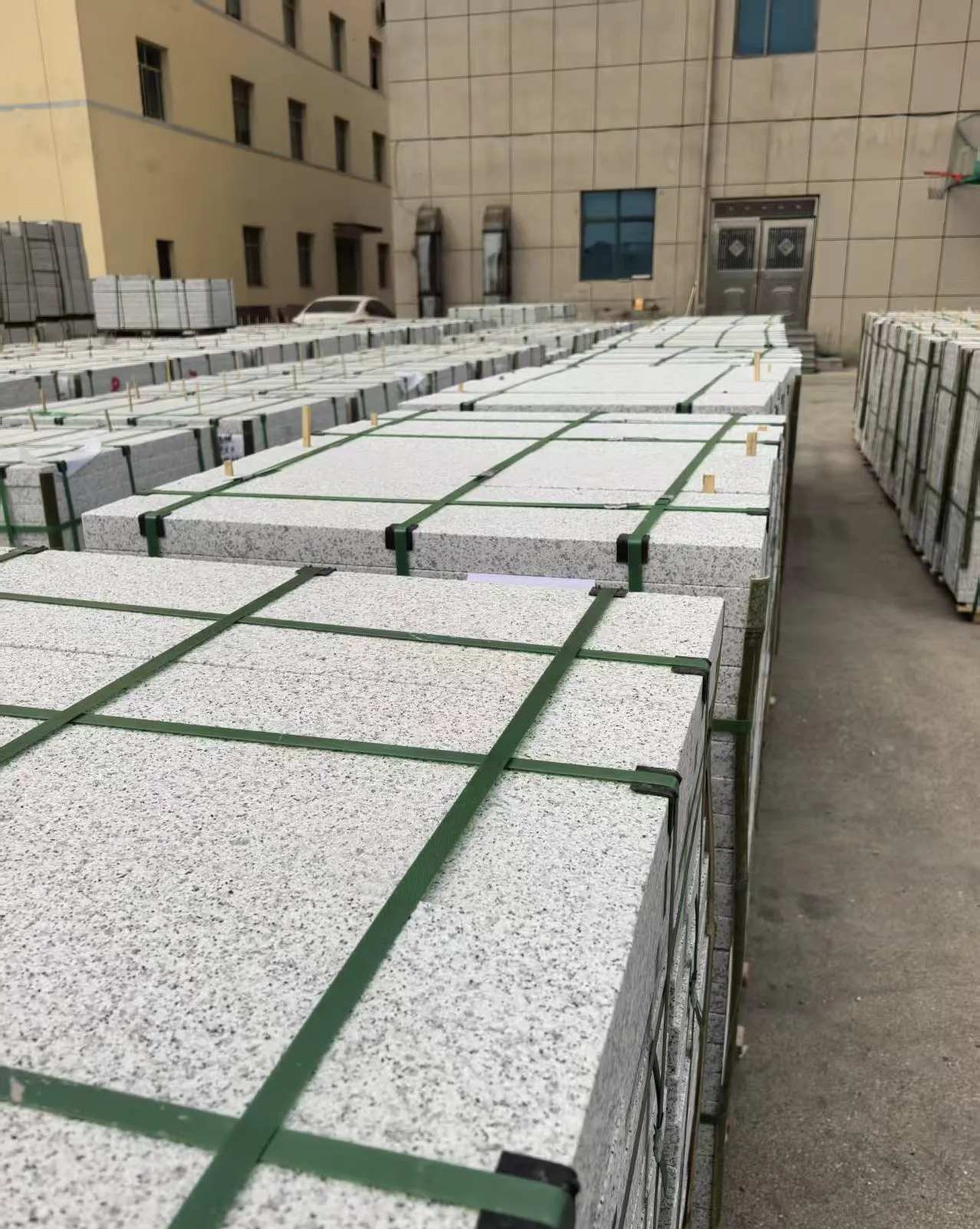 黑龙江 白麻花岗岩5.0公分荔枝面地铺石