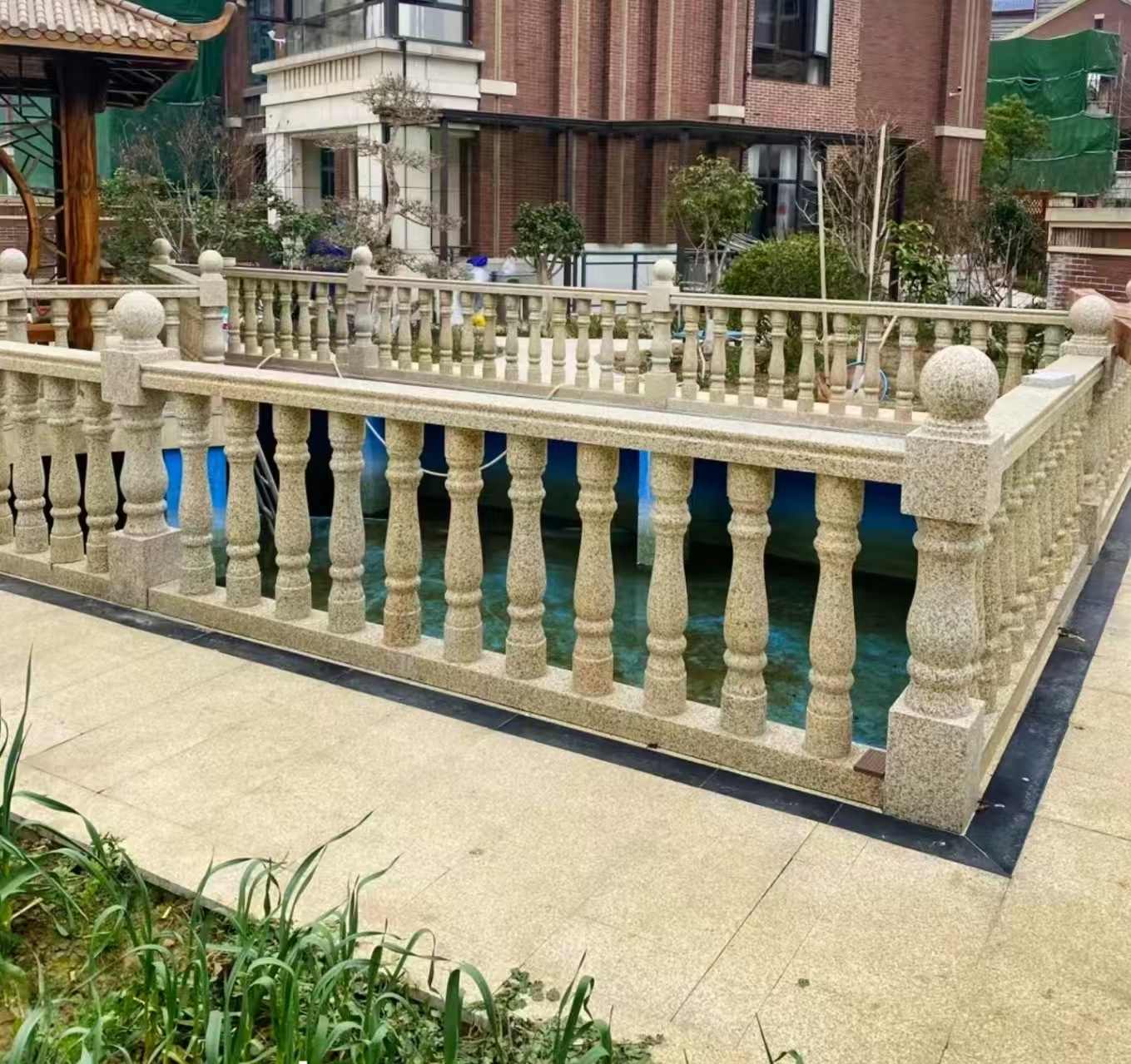 黑龙江黄金麻花岗岩石材栏杆，扶手，将军柱，花瓶柱