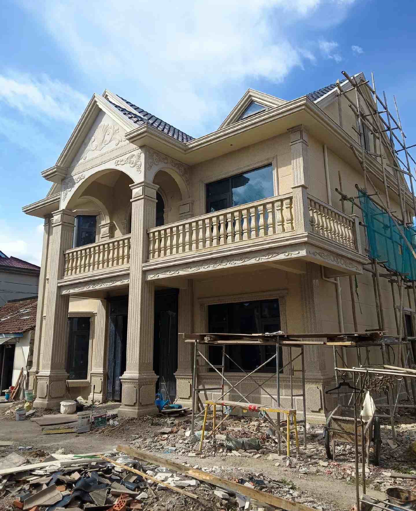 黑龙江 黄金麻花岗岩石材私人别墅雕花门楼柱阳台栏杆