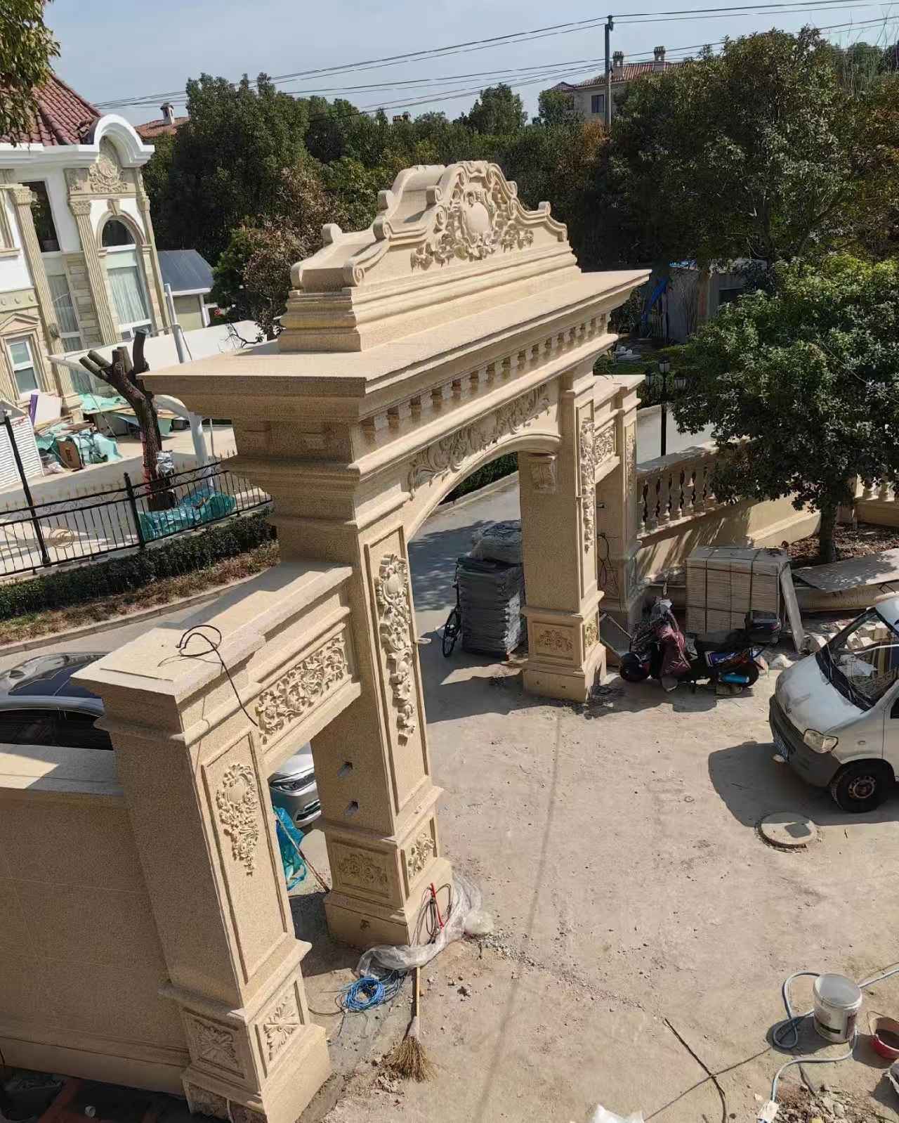 黑龙江 黄金麻荔枝面花岗岩别墅门楼