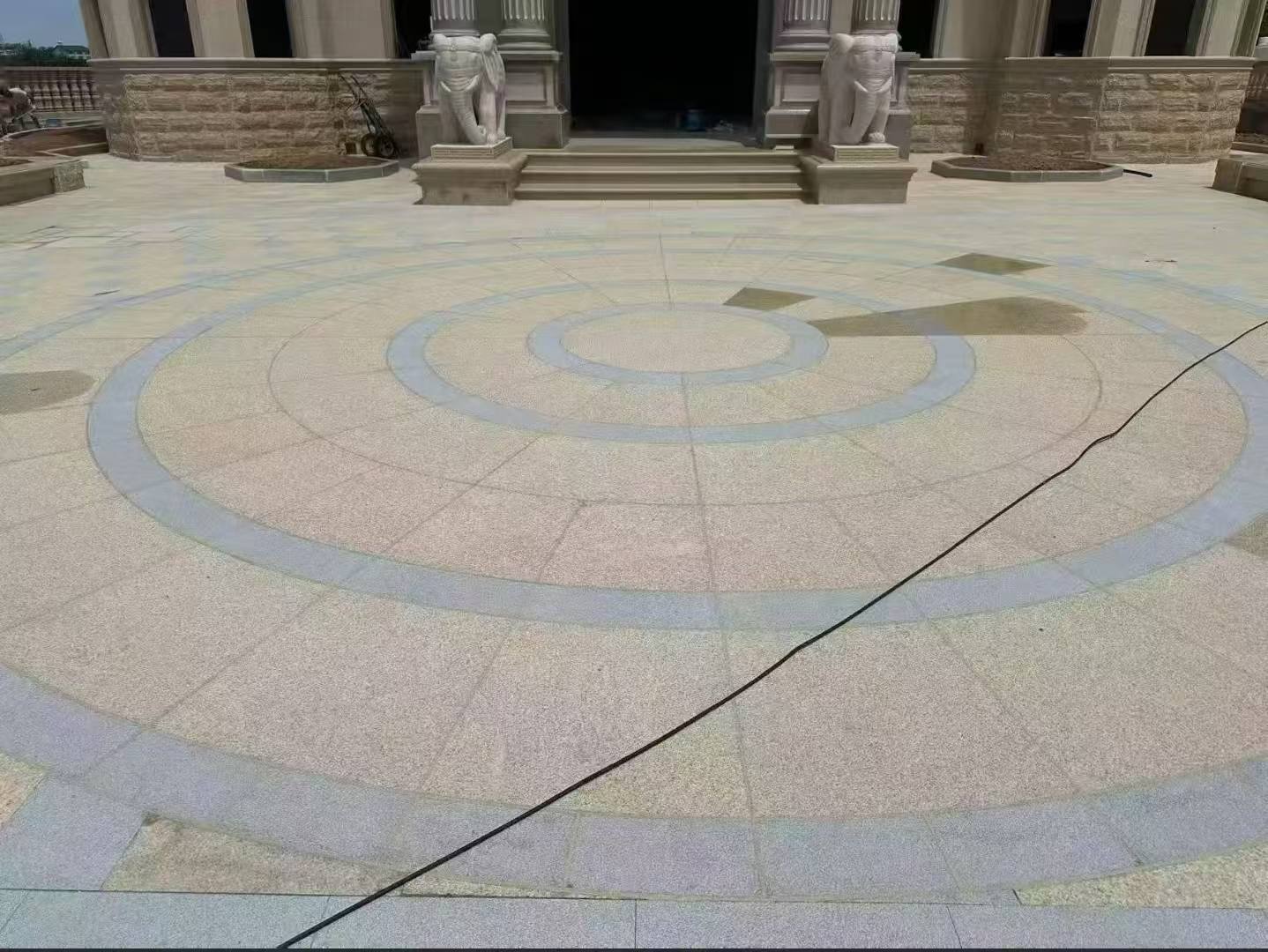 黑龙江 黄金麻芝麻灰花岗岩石材地铺拼接效果